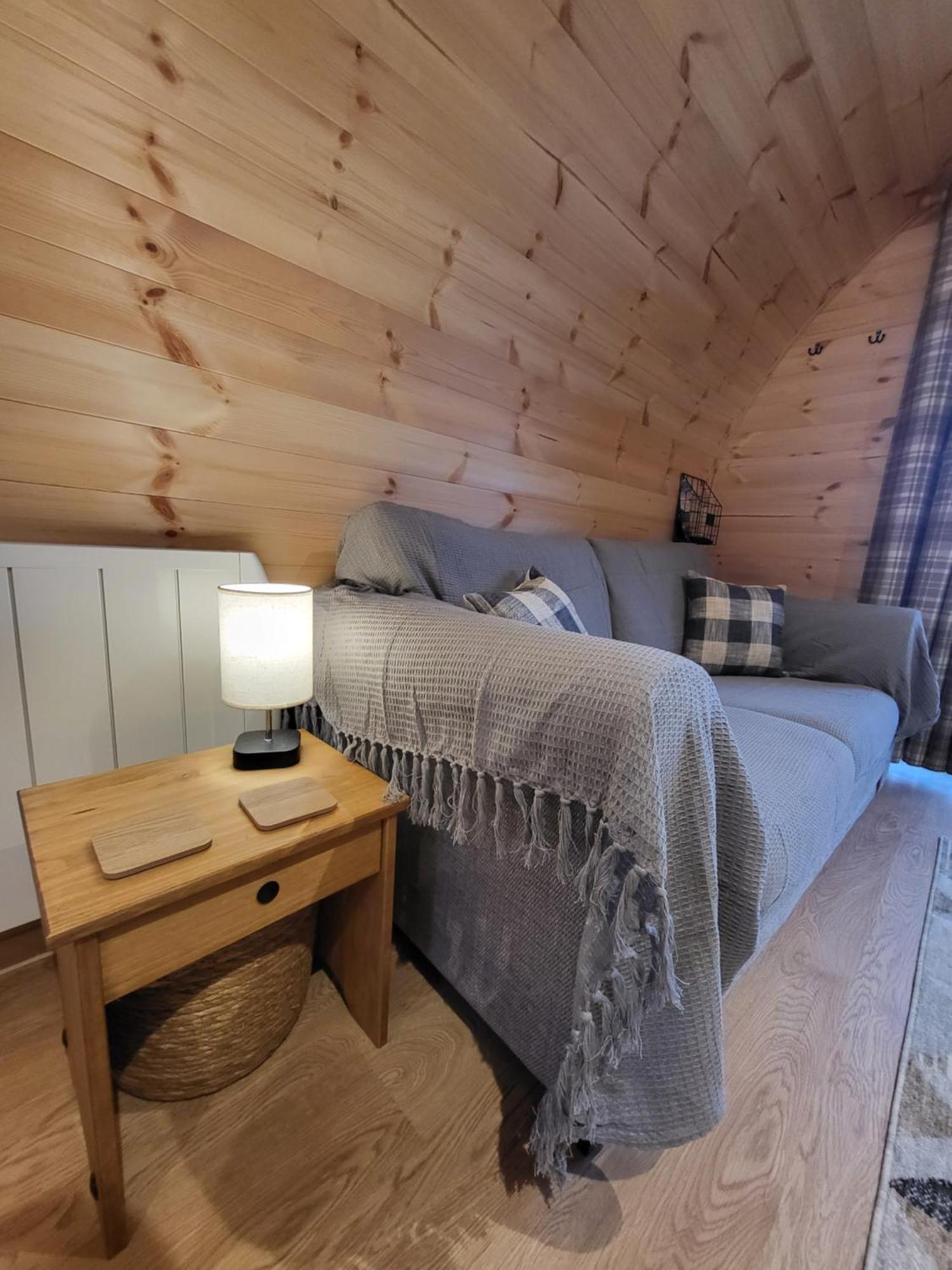 Lois' Pod With Hot Tub, Near Airport Hotel Bristol Ngoại thất bức ảnh